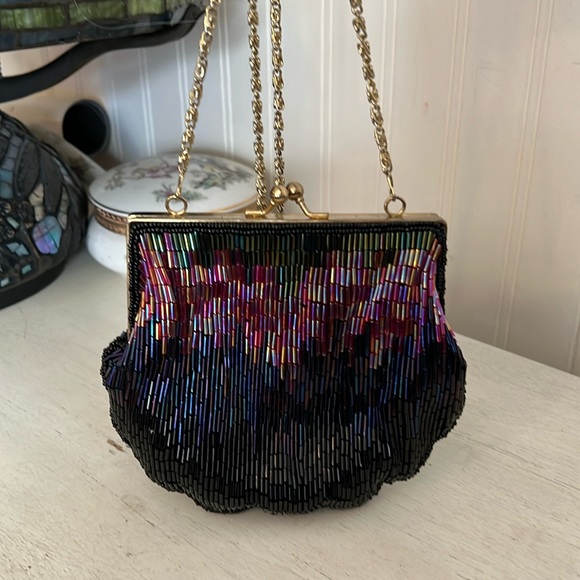 La Regale Handbags - Vintage La Regale beaded Hong Kong evening bag clutch